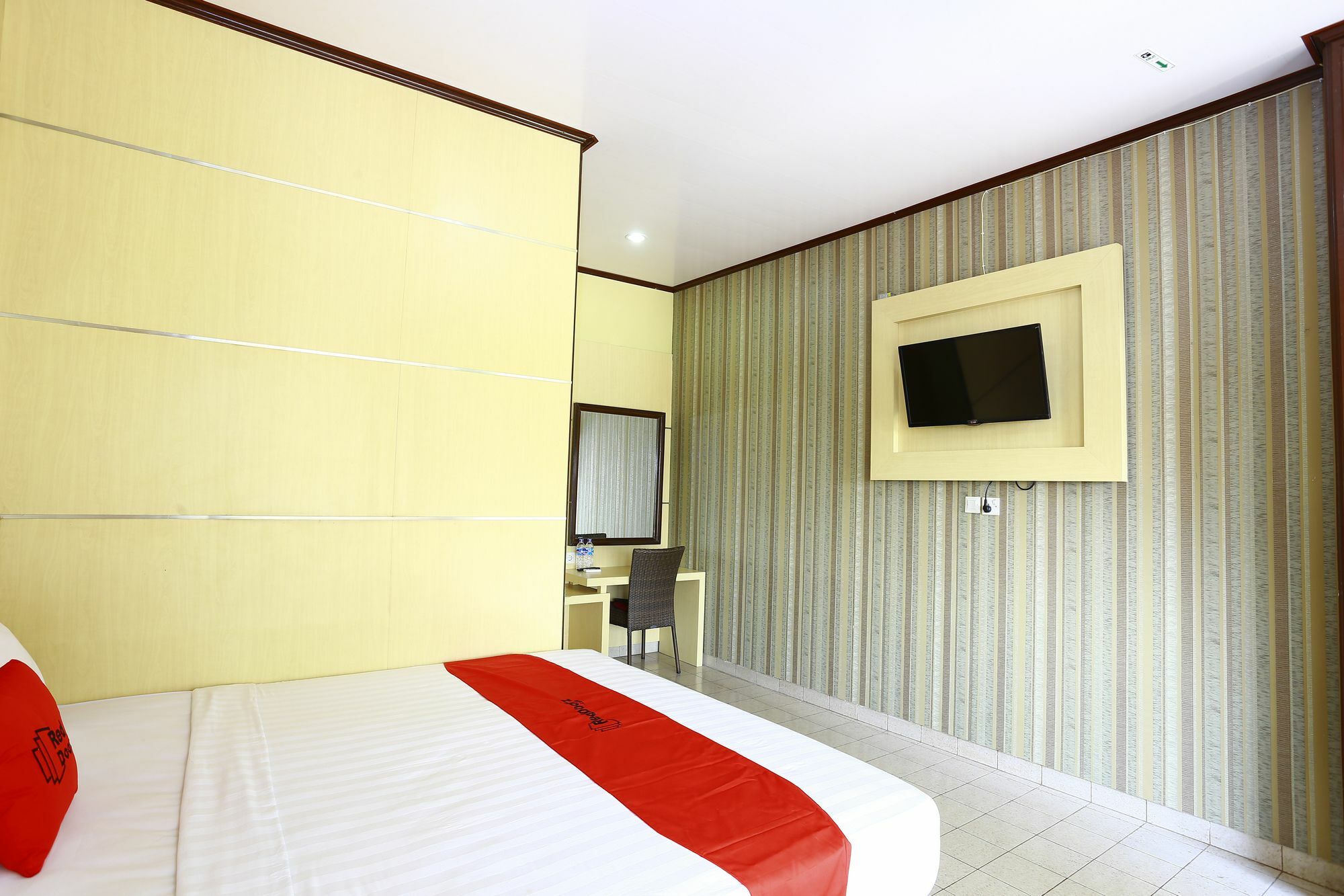 Reddoorz Near Prawirotaman 2 Hotel Yogyakarta Bagian luar foto